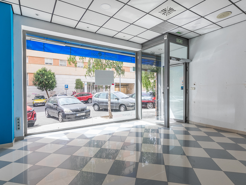 Local en venta  en Calle Doctor Michavila, Coslada