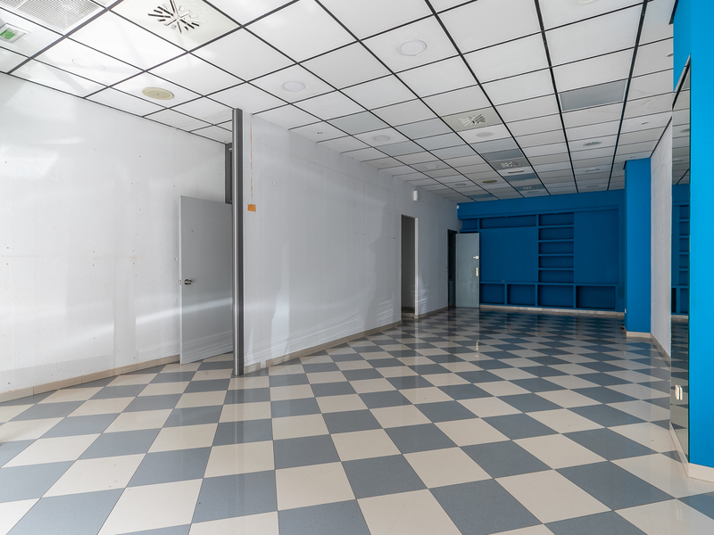 Local en venta  en Calle Doctor Michavila, Coslada