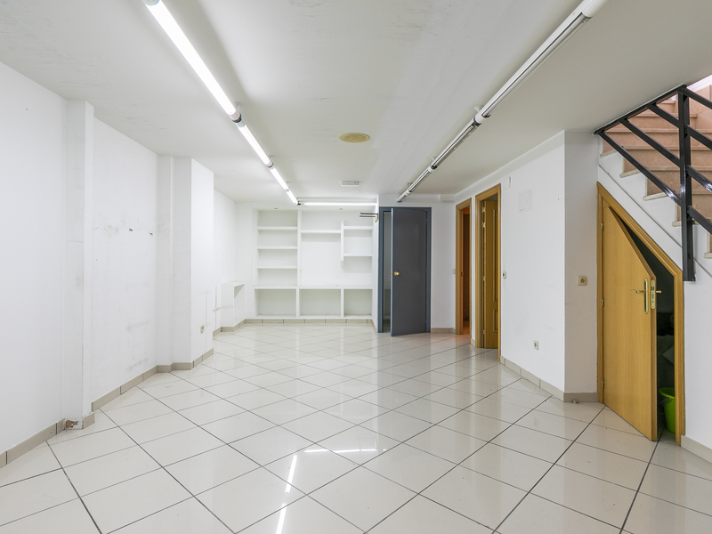 Local en venta  en Calle Doctor Michavila, Coslada