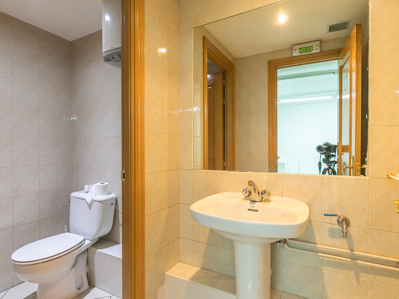 Local en venta  en Calle Doctor Michavila, Coslada