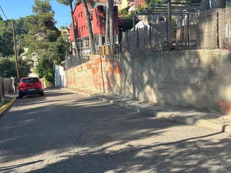 Chalet en venta  en Calle DE LA CREU, Corbera de Llobregat