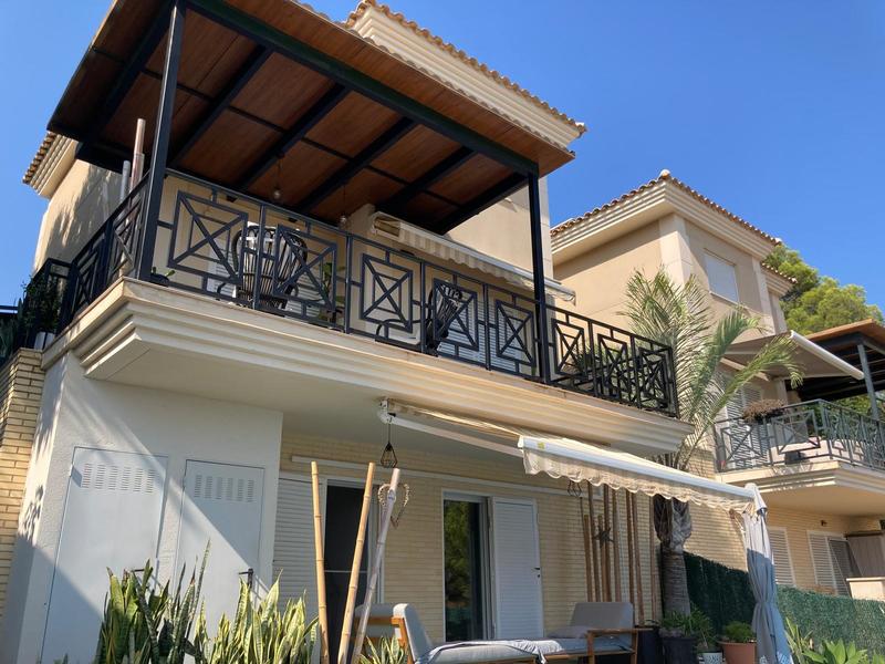 Chalet adosado en venta  en Calle SERRA, La Nucia