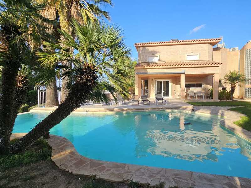 Casa en venta  en Calle Ur Tancat De L´alter, Picassent Casa en venta  en Calle Ur Tancat De L´alter, Picassent