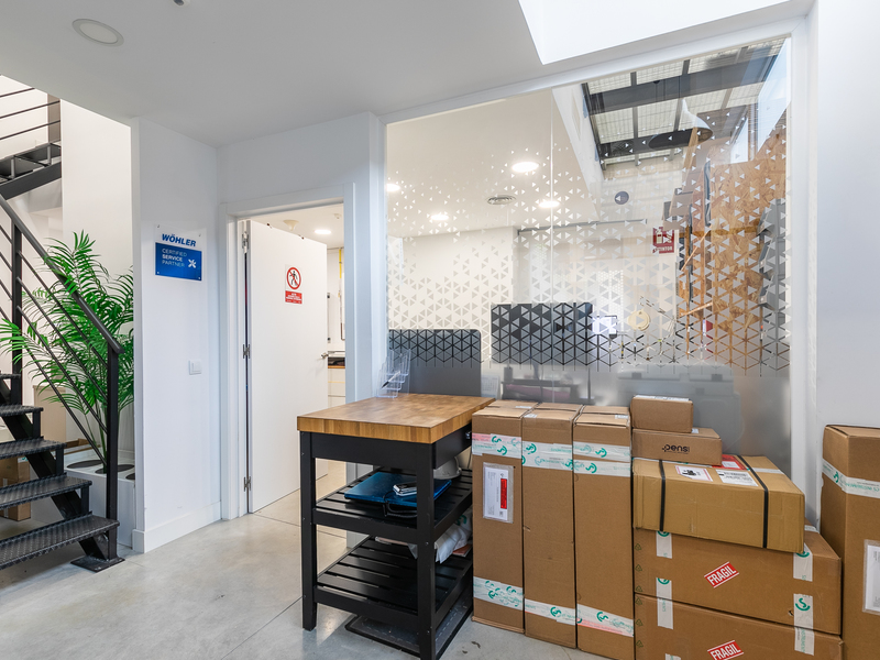 Local en alquiler  en Calle ESTREMERA, Madrid Capital