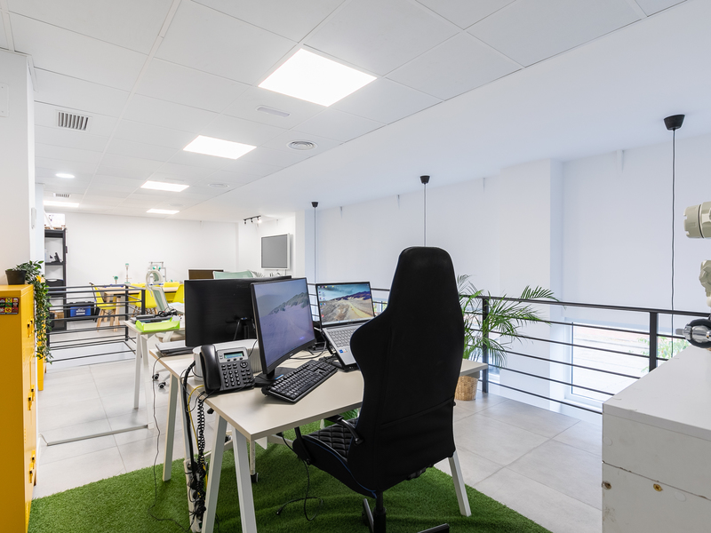 Local en alquiler  en Calle ESTREMERA, Madrid Capital