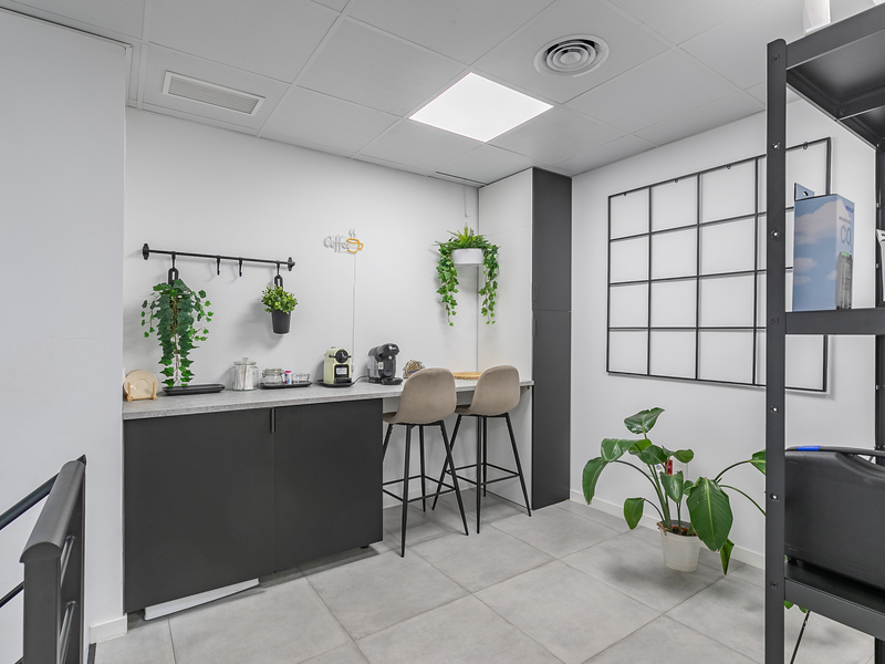 Local en alquiler  en Calle ESTREMERA, Madrid Capital