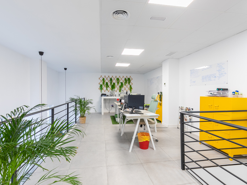 Local en alquiler  en Calle ESTREMERA, Madrid Capital