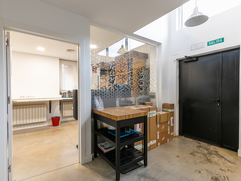 Local en alquiler  en Calle ESTREMERA, Madrid Capital