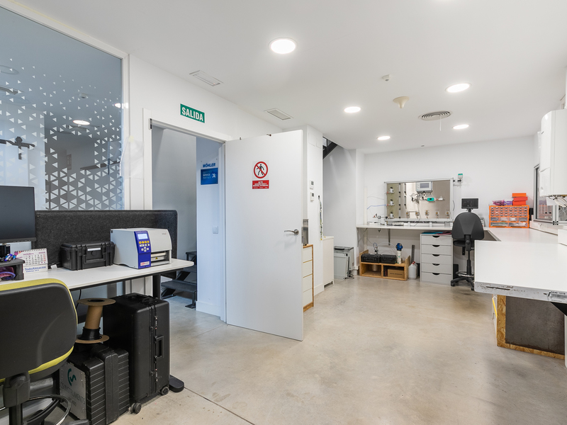 Local en alquiler  en Calle ESTREMERA, Madrid Capital