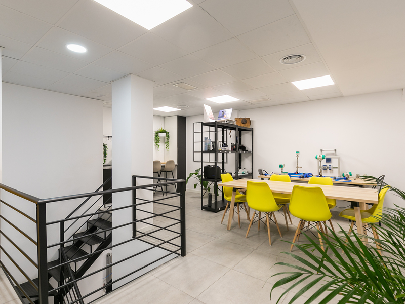 Local en alquiler  en Calle ESTREMERA, Madrid Capital