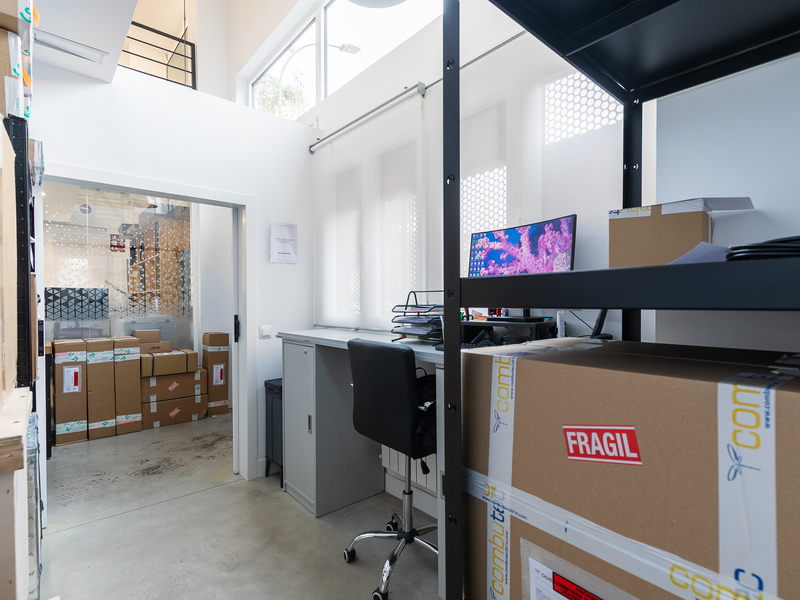 Local en alquiler  en Calle ESTREMERA, Madrid Capital