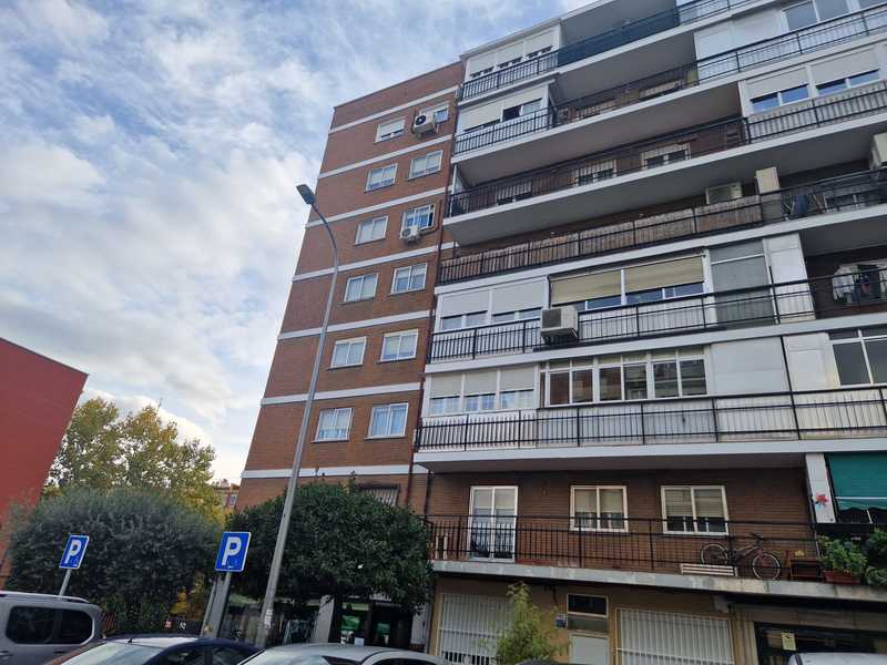 Piso en venta  en Calle Pont de Molins, Madrid Capital