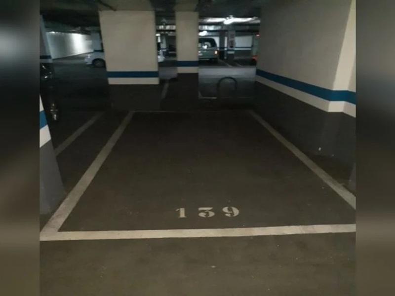 Parking en Calle MONTSERRAT ROIG