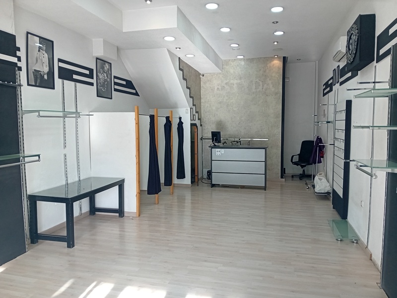 Local - 1ª línea comercial en alquiler  en Calle Venezuela, Coslada