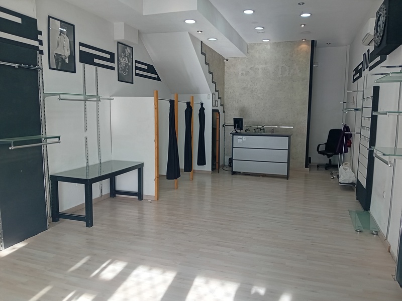 Local - 1ª línea comercial en alquiler  en Calle Venezuela, Coslada