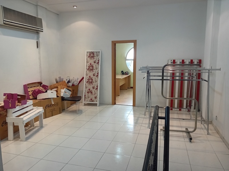 Local - 1ª línea comercial en alquiler  en Calle Venezuela, Coslada