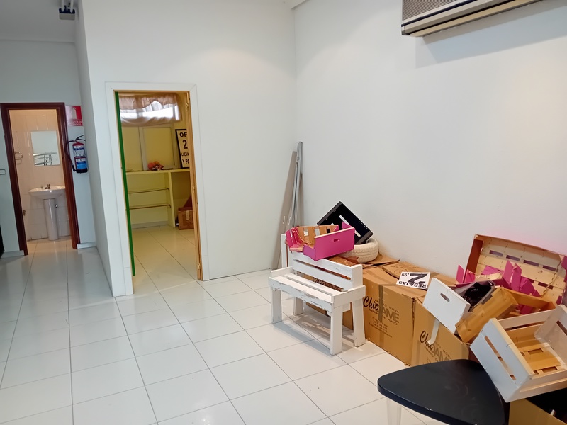 Local - 1ª línea comercial en alquiler  en Calle Venezuela, Coslada