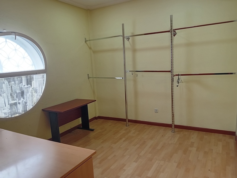 Local - 1ª línea comercial en alquiler  en Calle Venezuela, Coslada