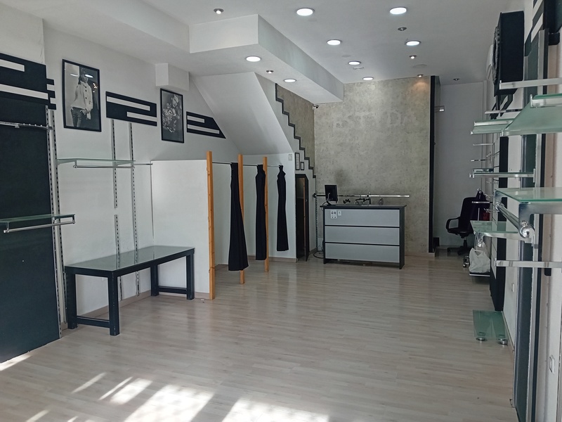 Local - 1ª línea comercial en alquiler  en Calle Venezuela, Coslada