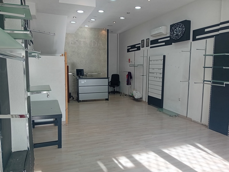 Local - 1ª línea comercial en alquiler  en Calle Venezuela, Coslada