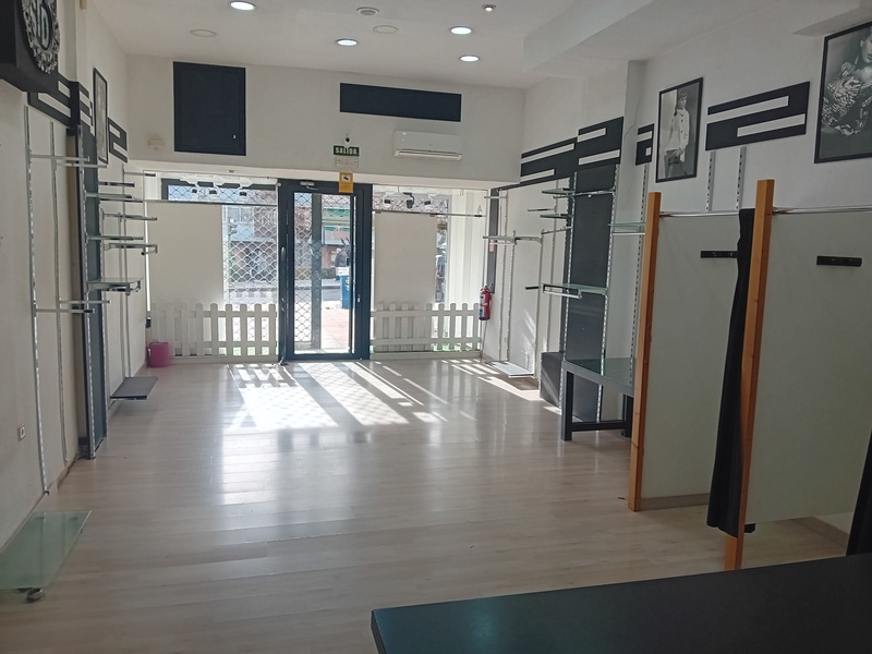 Local - 1ª línea comercial en alquiler  en Calle Venezuela, Coslada