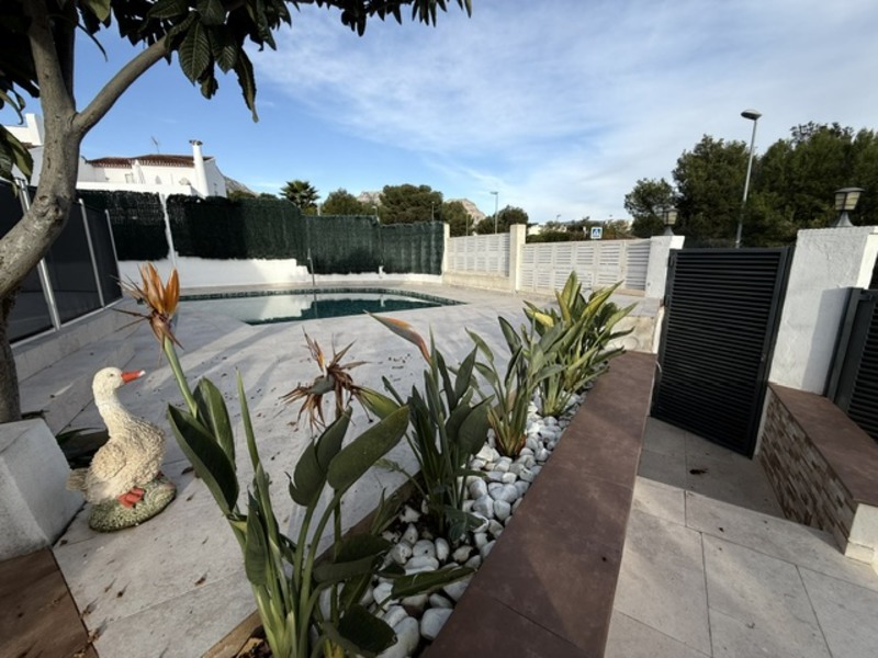 Bungalow en venta  en Calle Pinar de Garaita, La Nucia