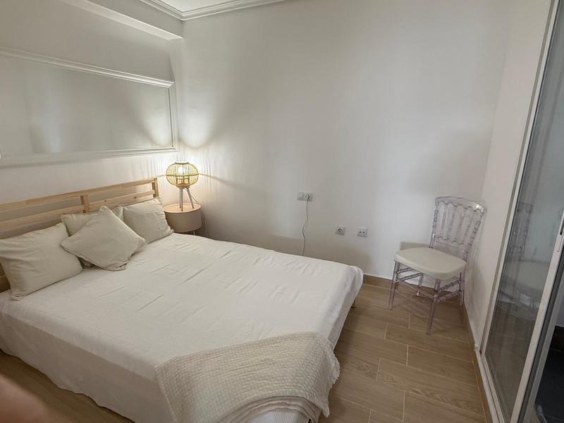 Piso en venta  en Calle Torrefiel, Valencia