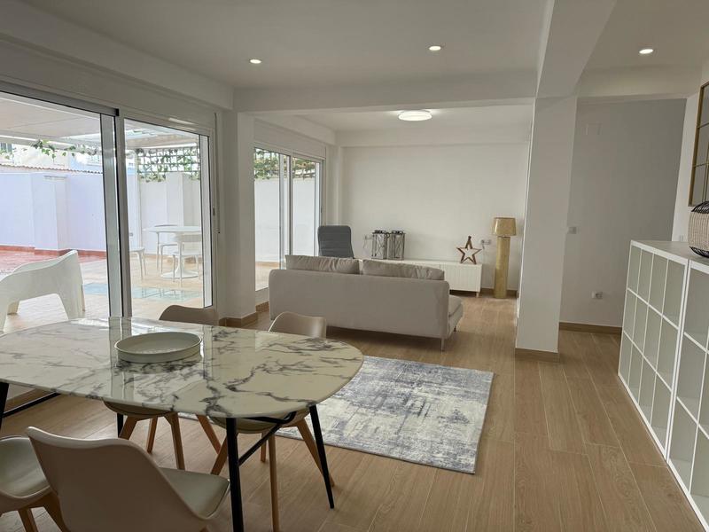 Piso en venta  en Calle Torrefiel, Valencia