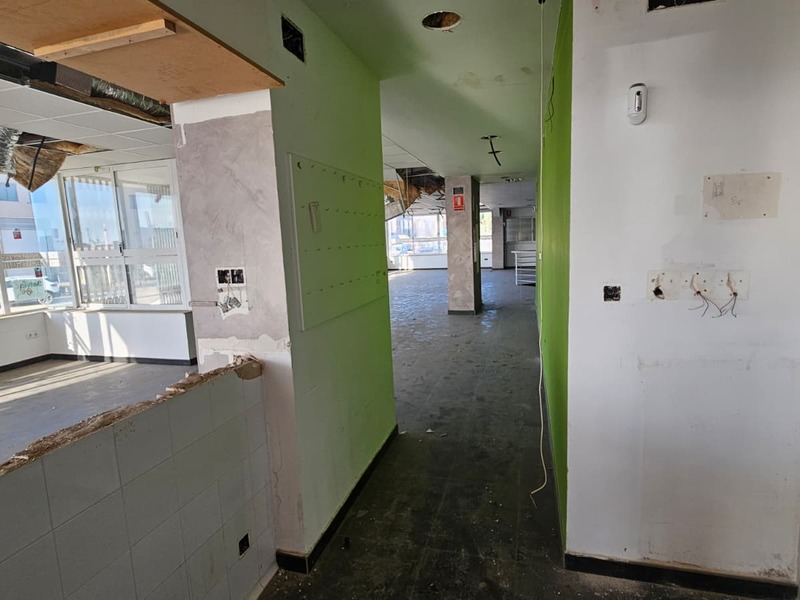 Local en venta  en Avenida OJOS NEGROS, Sagunto / Sagunt