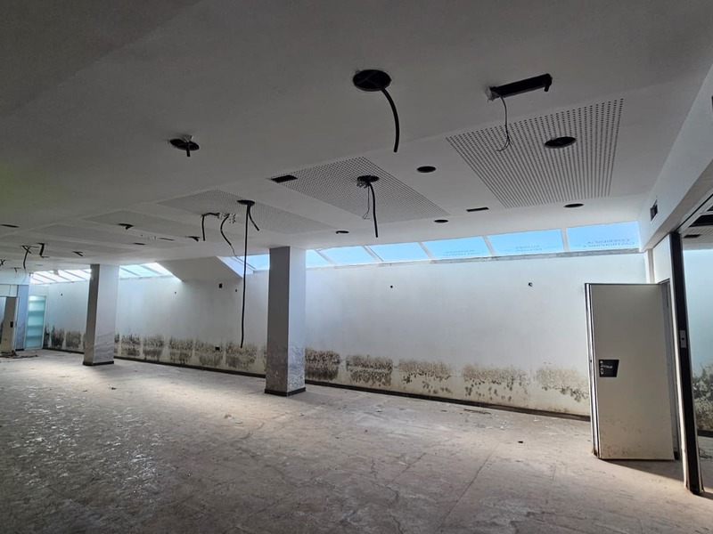 Local en venta  en Avenida OJOS NEGROS, Sagunto / Sagunt