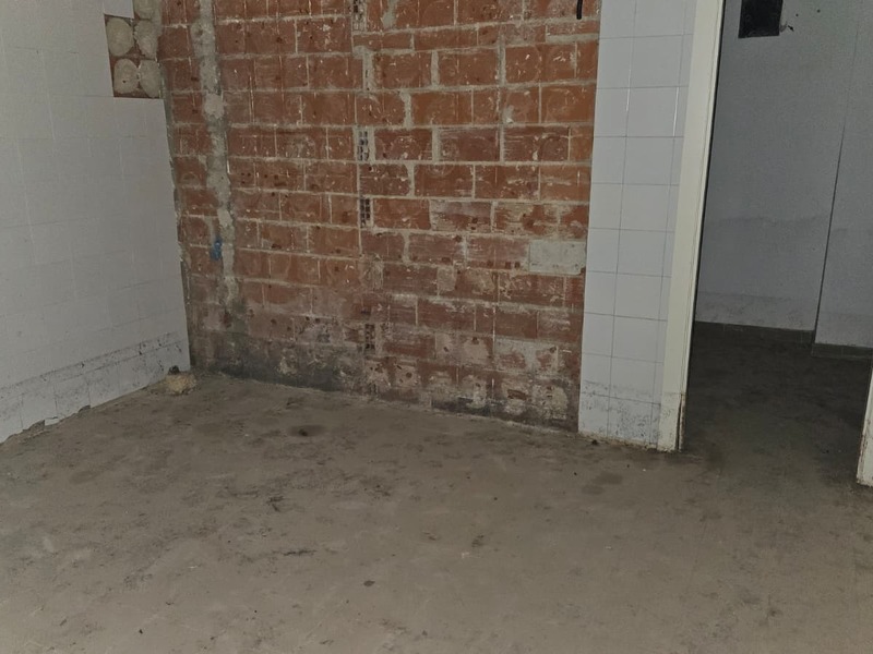 Local en venta  en Avenida OJOS NEGROS, Sagunto / Sagunt