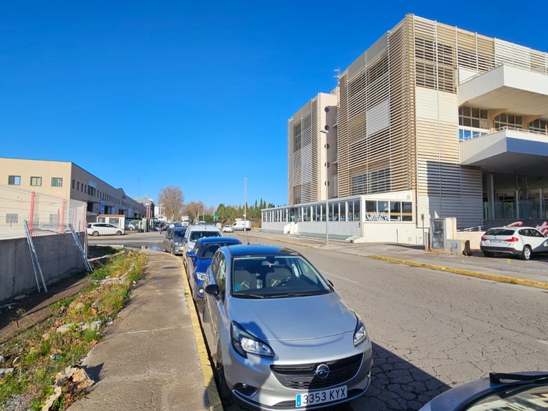 Local en Avenida OJOS NEGROS