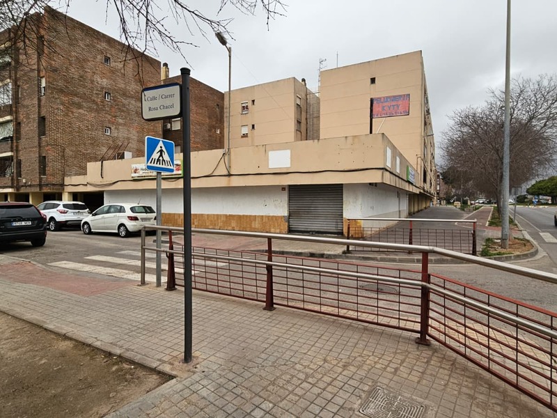 Local en venta  en JUAN RAMON JIMENEZ, Sagunto / Sagunt