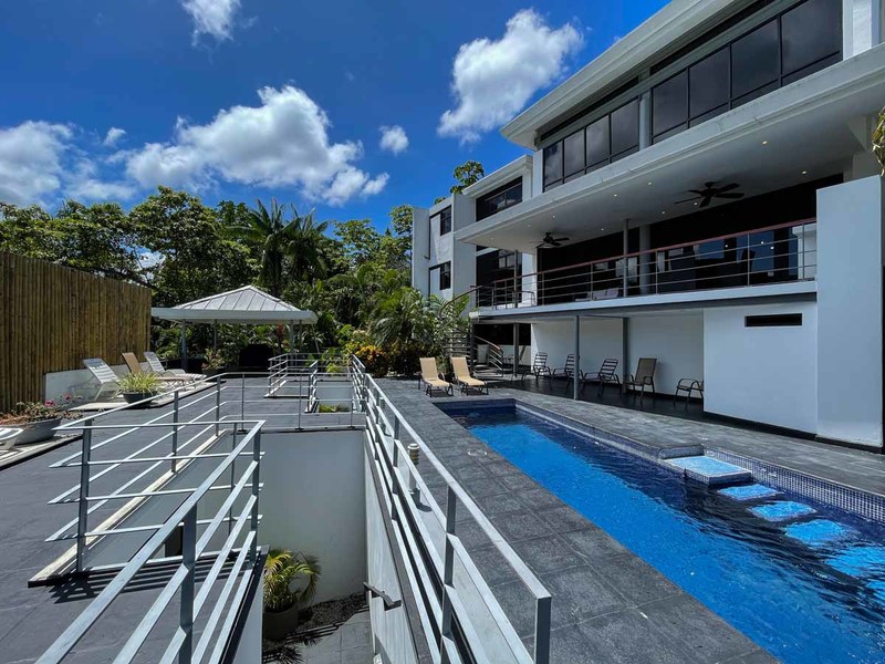 6 bed Home For Sale in Manuel Antonio,  - 1