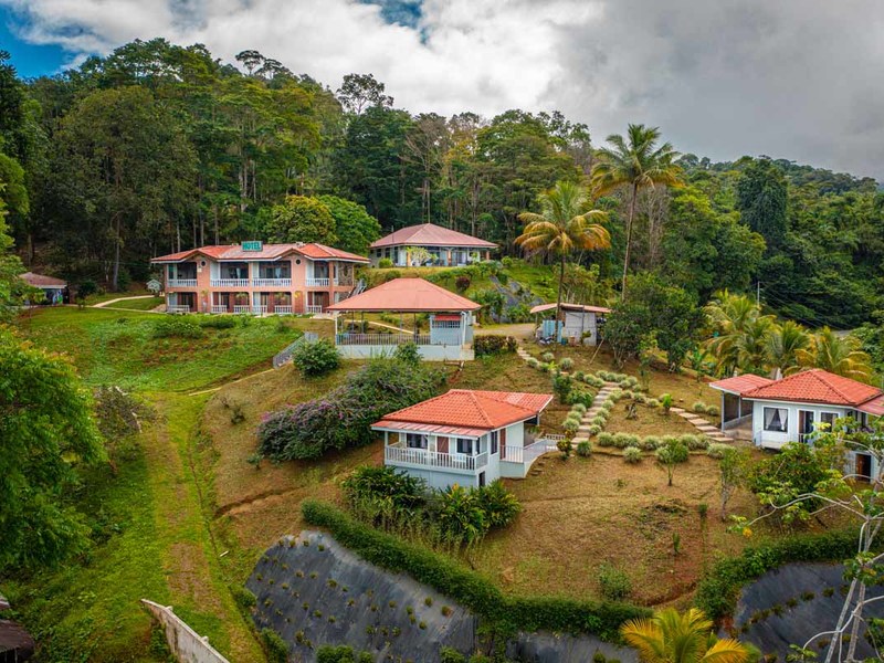14 bed Hotel For Sale in Dominical, 