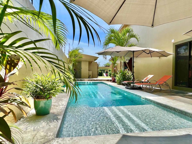 7 bed Home For Sale in Quepos,  - 1