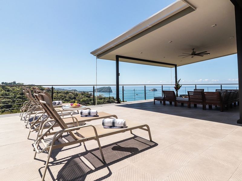 8 bed Home For Sale in Manuel Antonio,  - 1