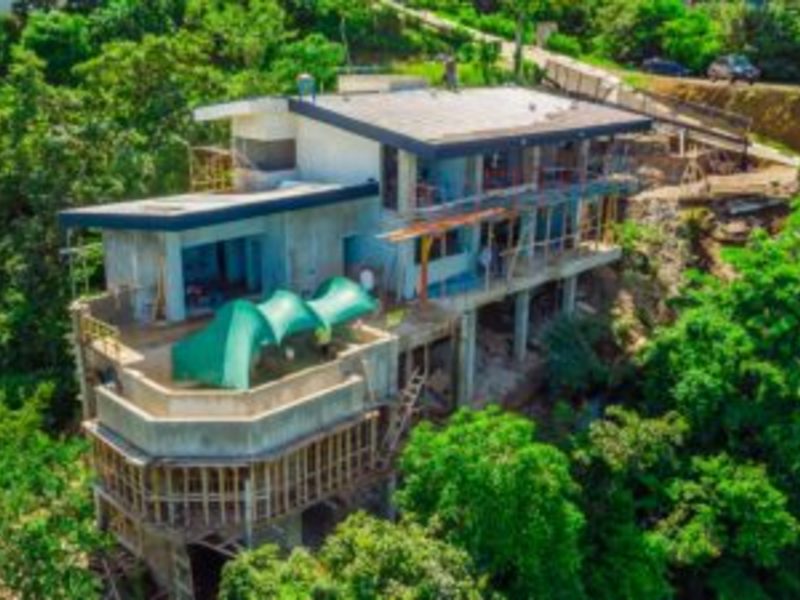 6 bed Home For Sale in , 