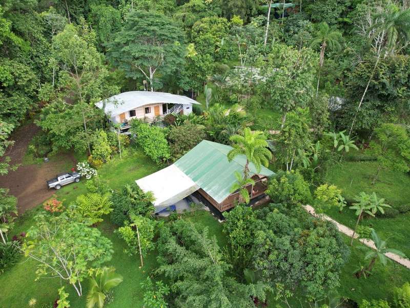 16 bed Hotel For Sale in , 