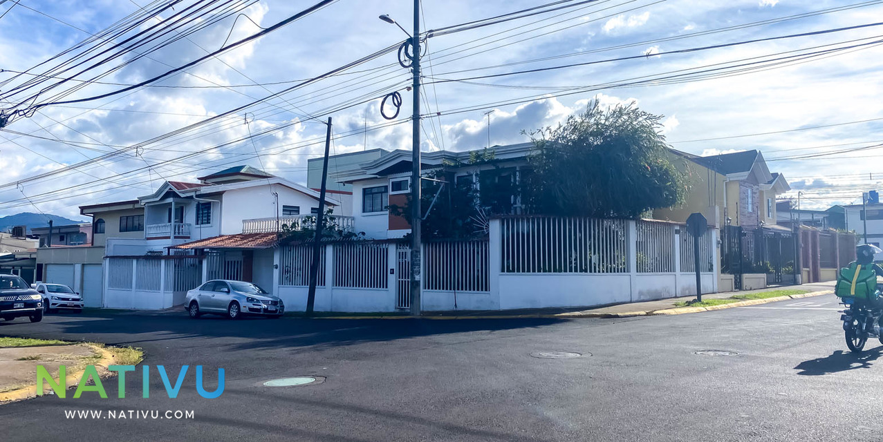 Corner House for Rent very near Tecnológico