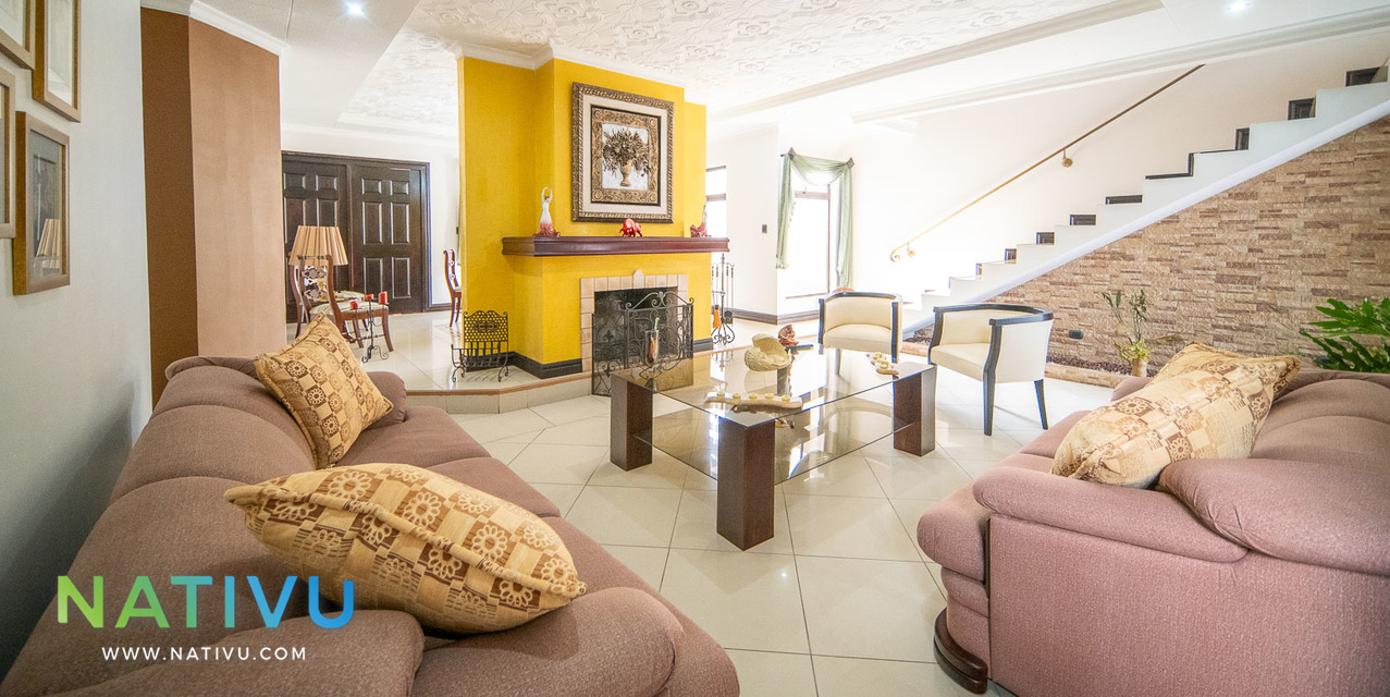 Beautiful and spacious 2story house for sale in San Rafael de Oremuno