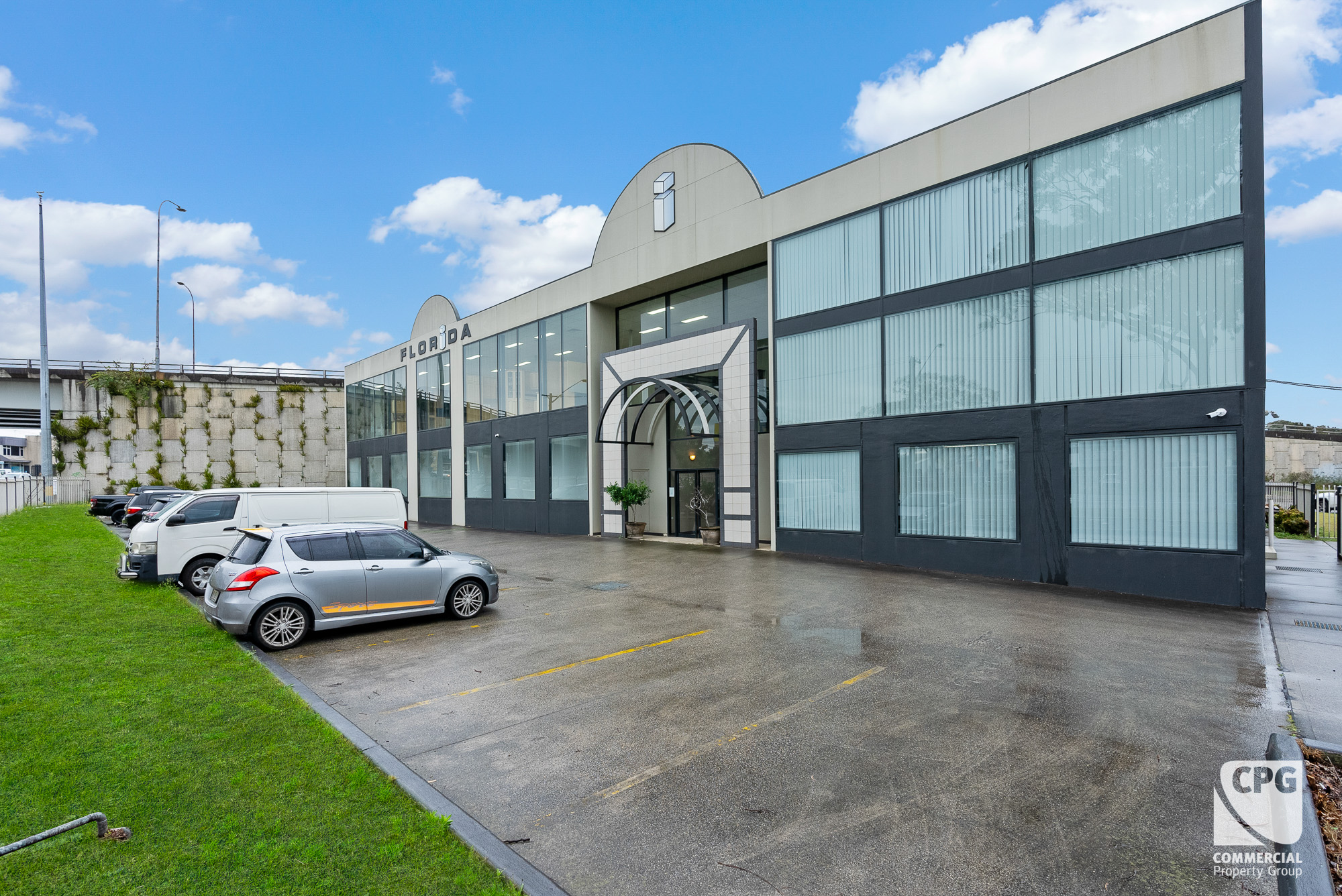 PREMIUM FREESTANDING COMMERCIAL HEADQUARTERS Commercial Property