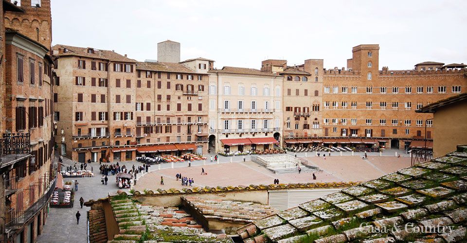 apartment for sale in historic centre of Siena with fresco and views o