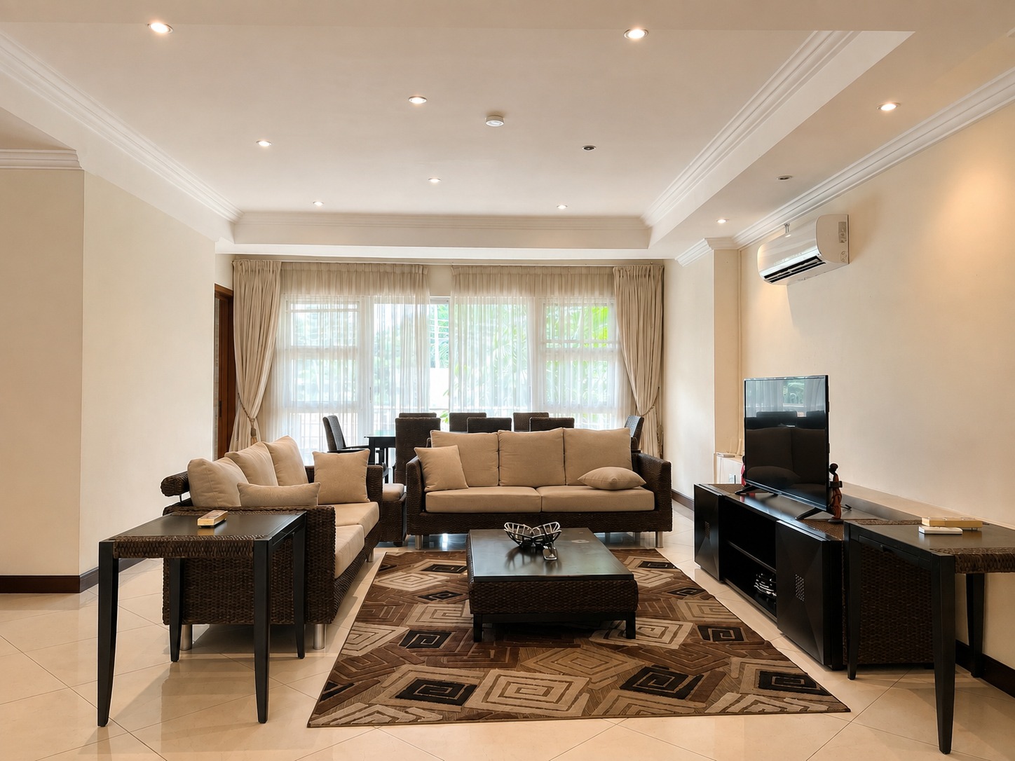 Cliffside Apartment, Airport Residential