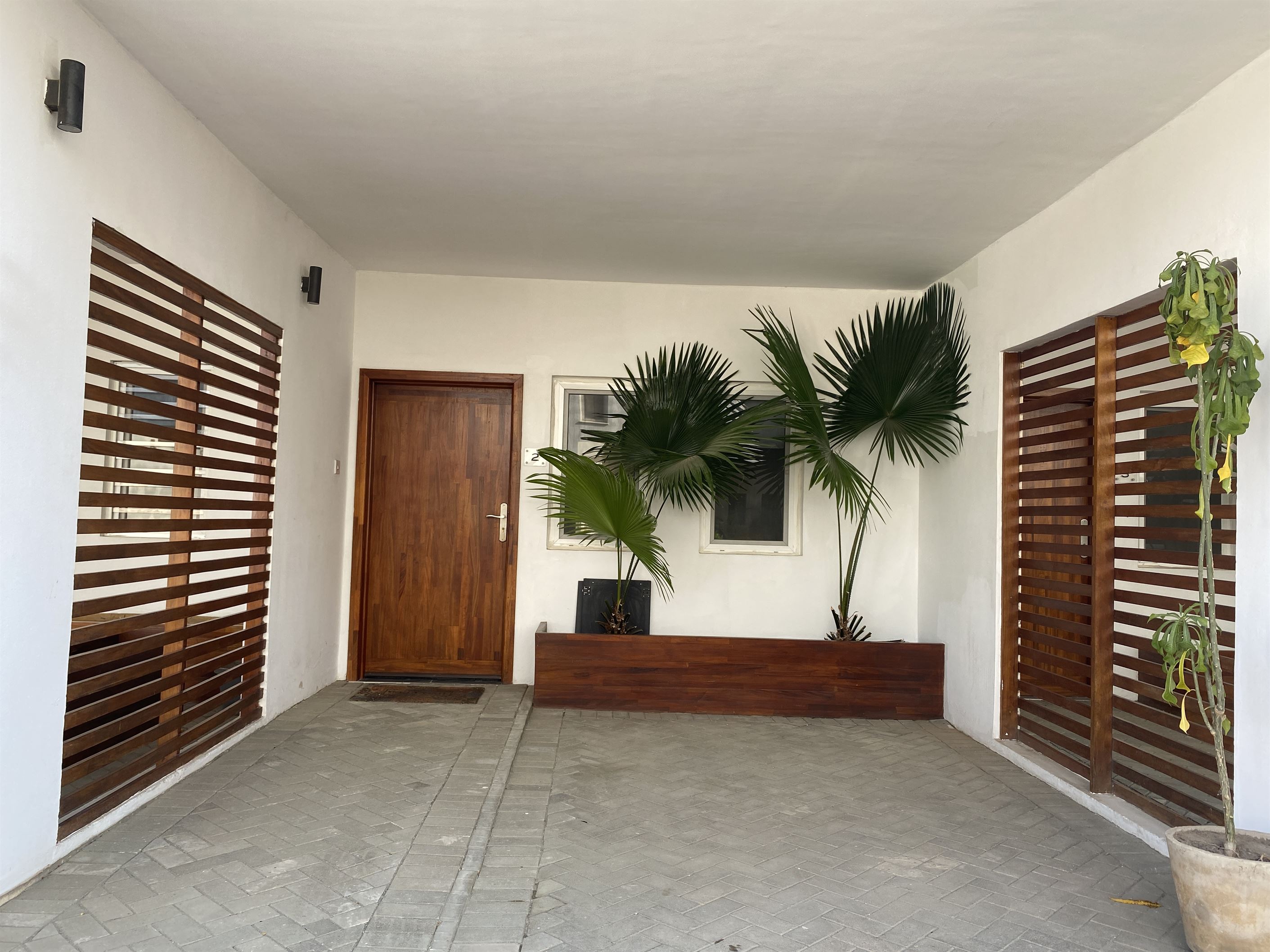 Cliffside Apartment, Airport Residential