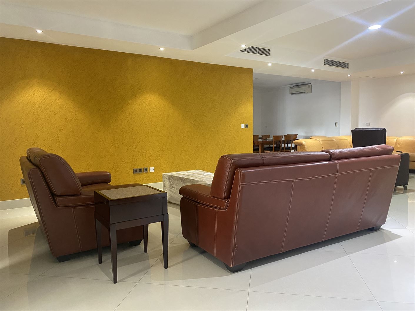 Cliffside Apartment, Airport Residential