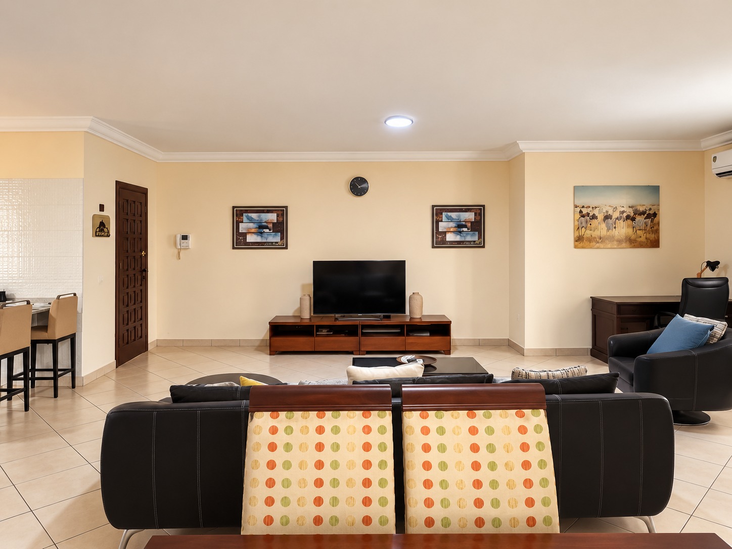Cliffside Apartment, Airport Residential