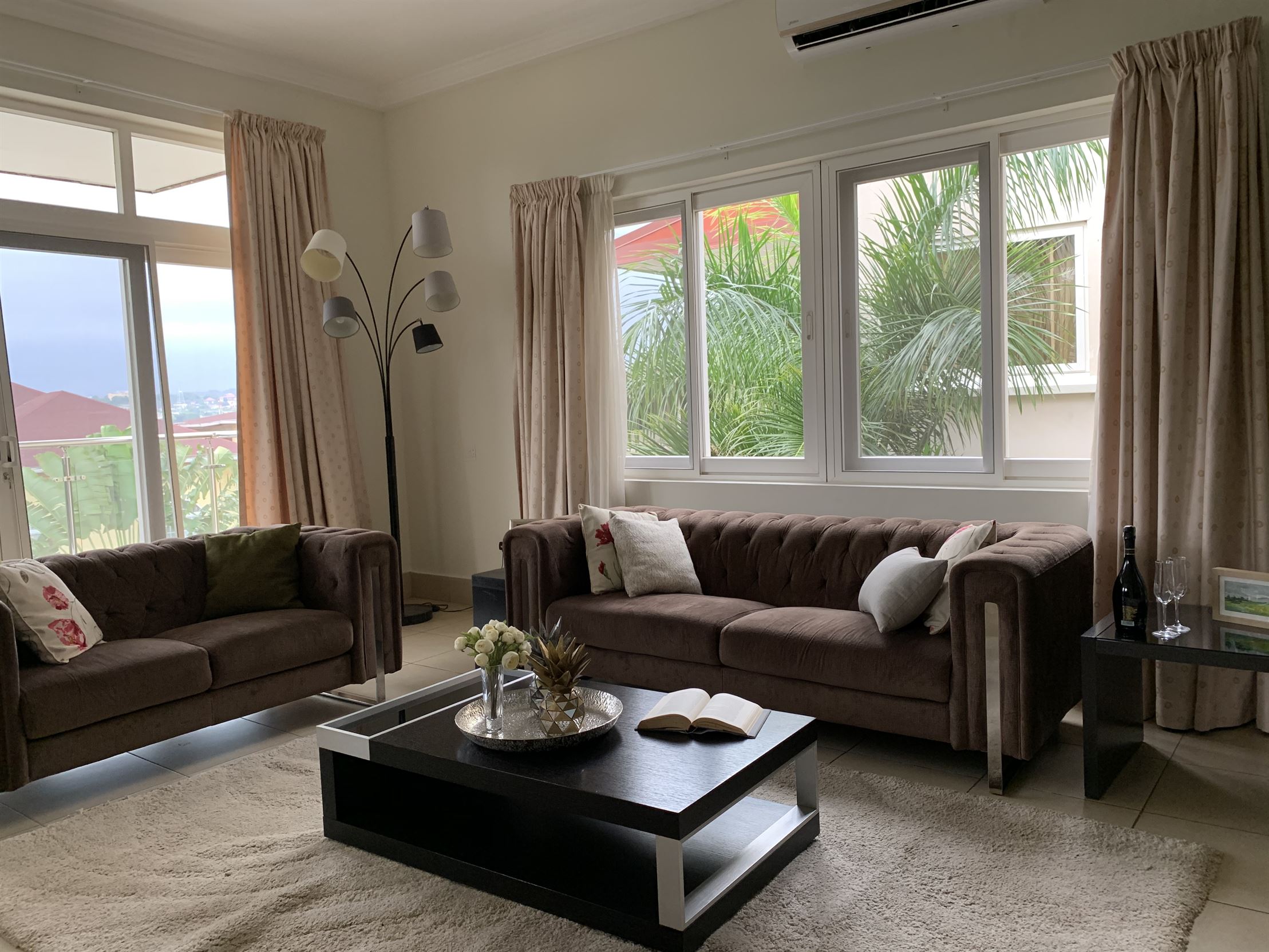 Cliffside Apartment, Airport Residential