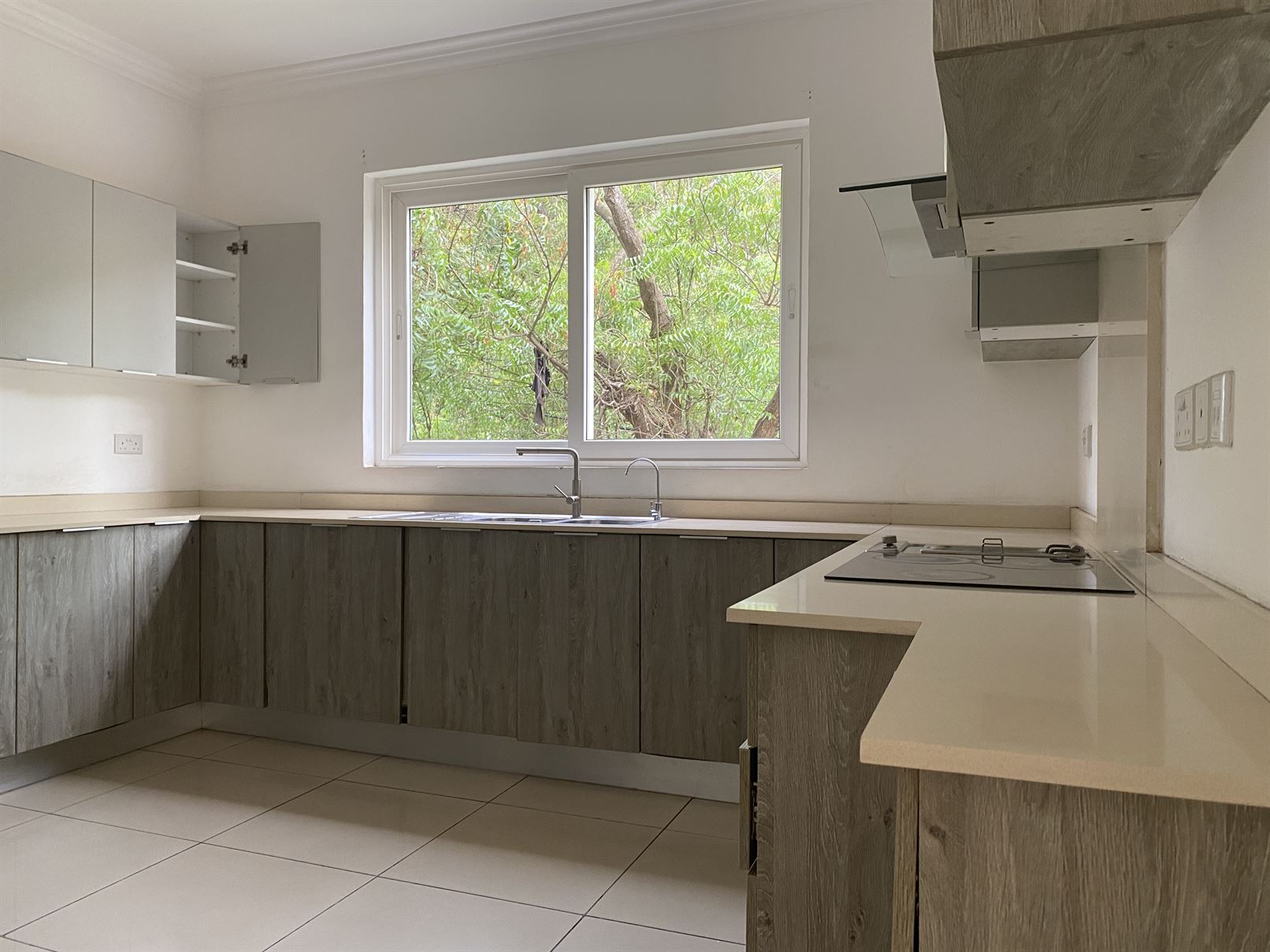 Cliffside Apartment, Airport Residential