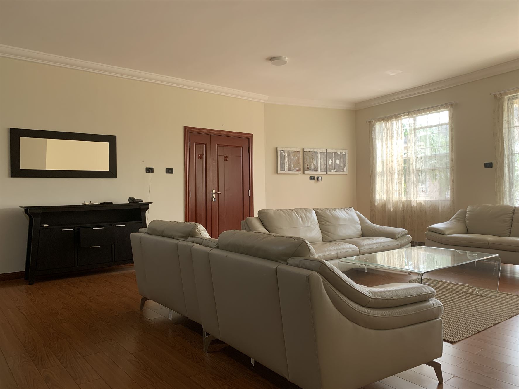 Cliffside Apartment, Airport Residential